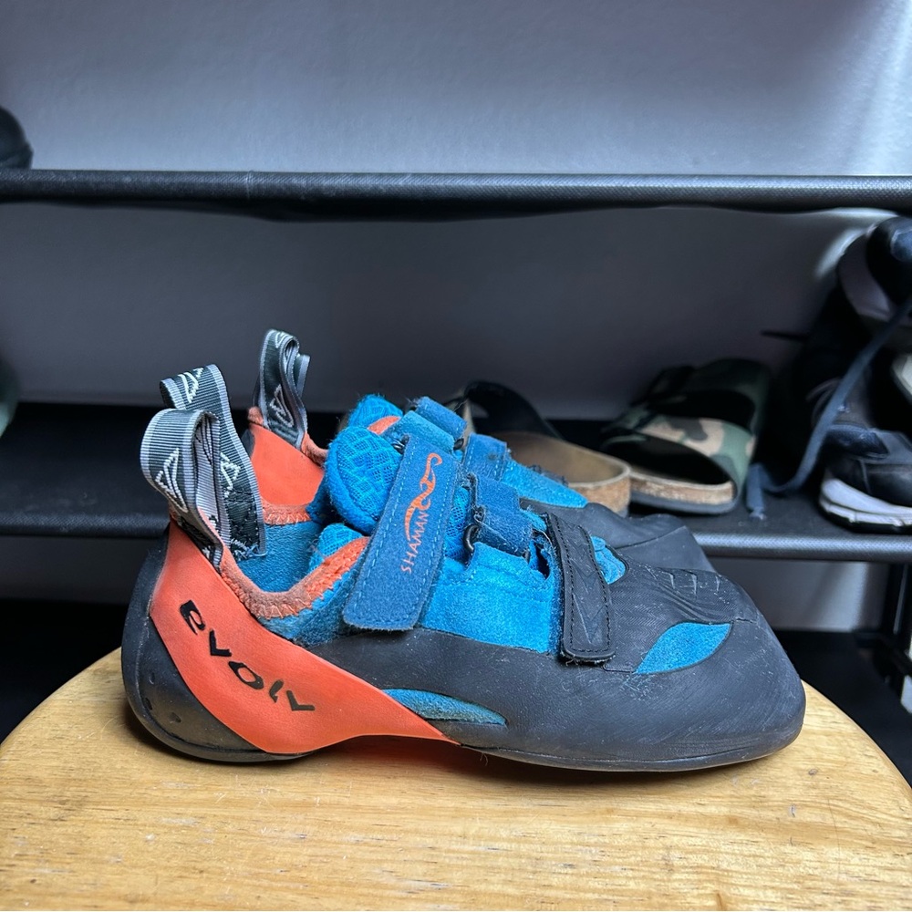 Evolv shaman climbing shoes blue red